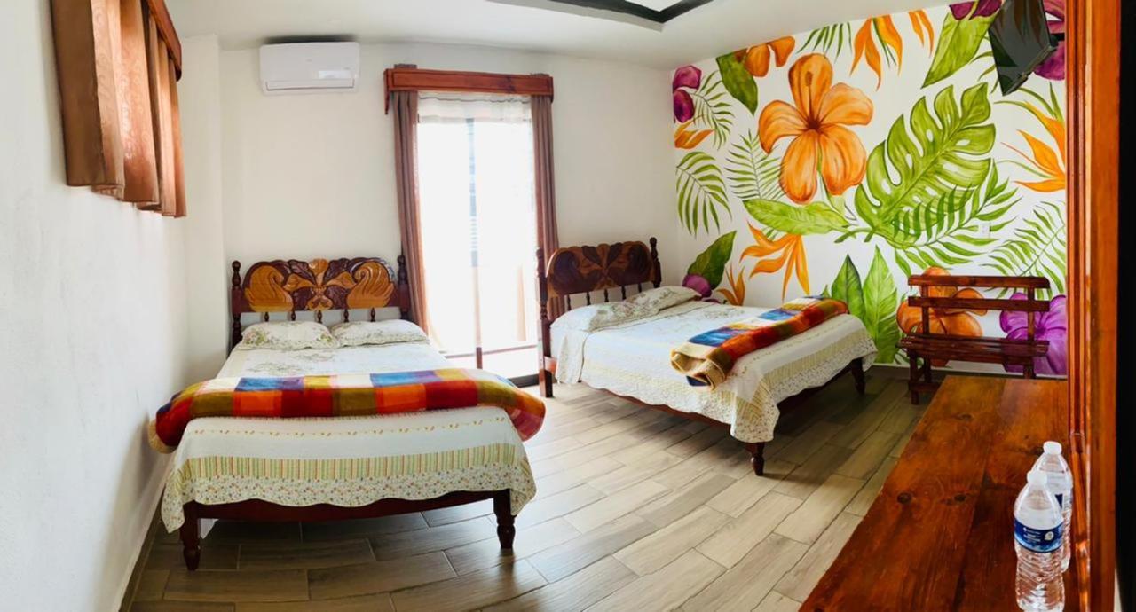 K&M Hotel Xilitla Eksteriør billede